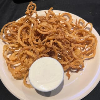 ONION RINGS STRAWS HALF ORDER