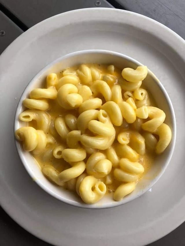 MAC & CHEESE.