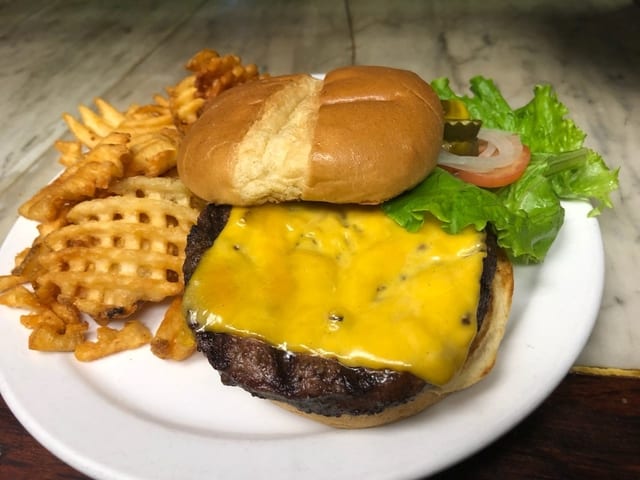 CLASSIC BURGER.