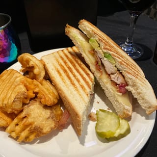 AVOCADO CHICKEN PANINI